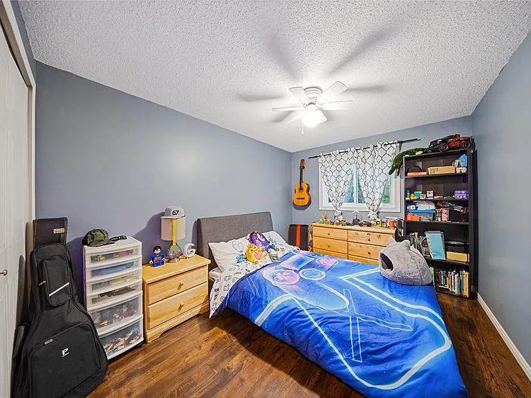 27 York Cres #17 — Photo 18