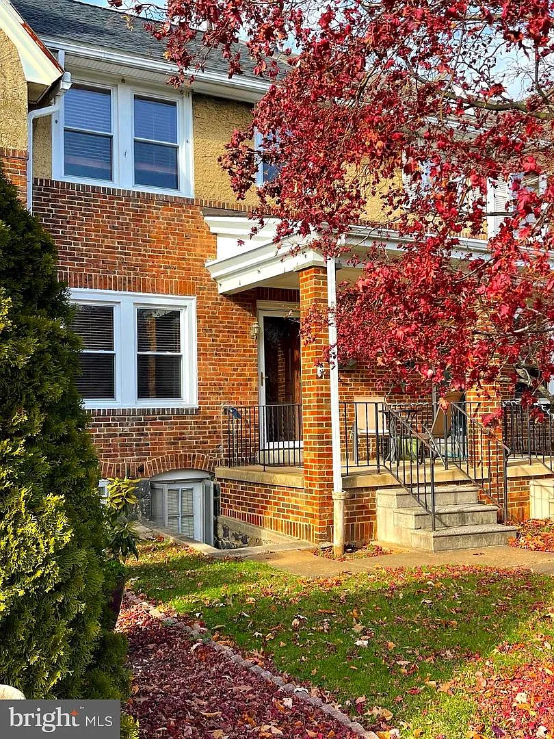 219 S Union St photo 1