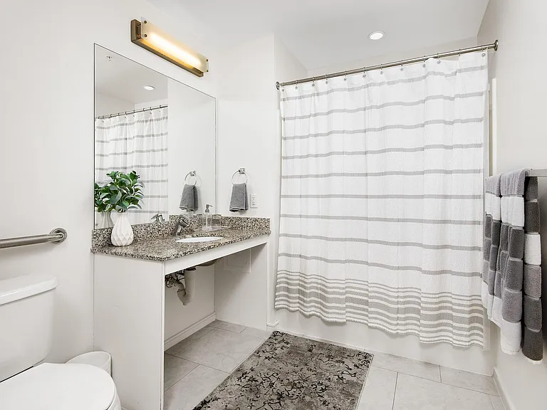The Moderne — Photo 14