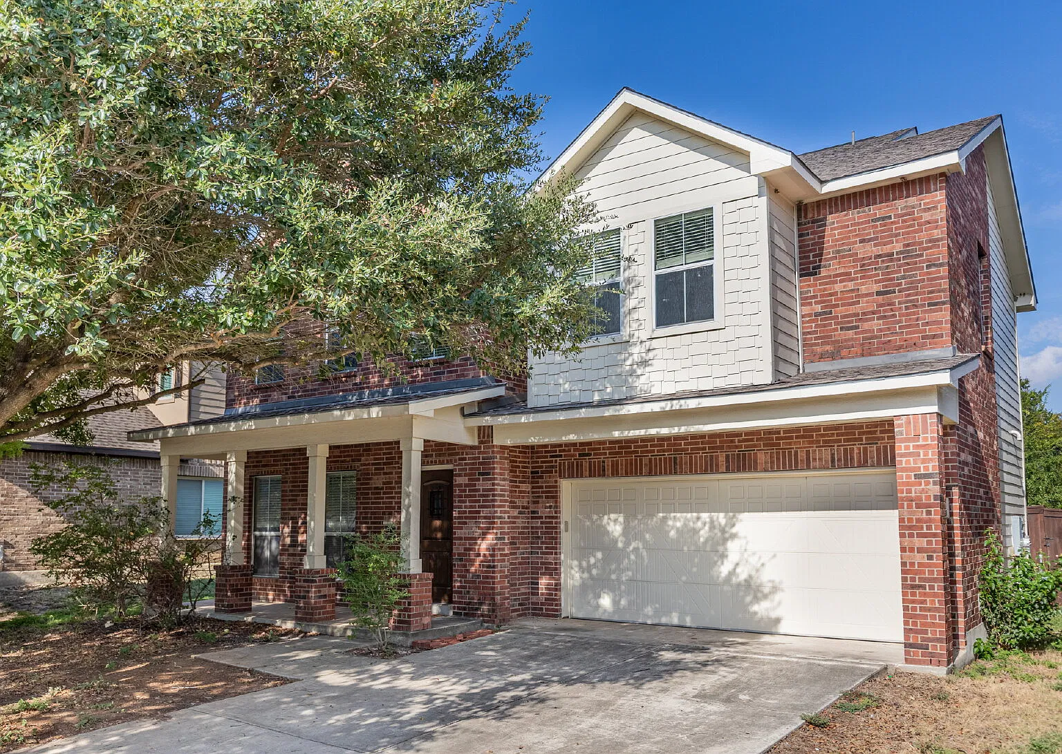 5 bed, 3.5 bath, 2900 sqft, $2,200 — Photo 1