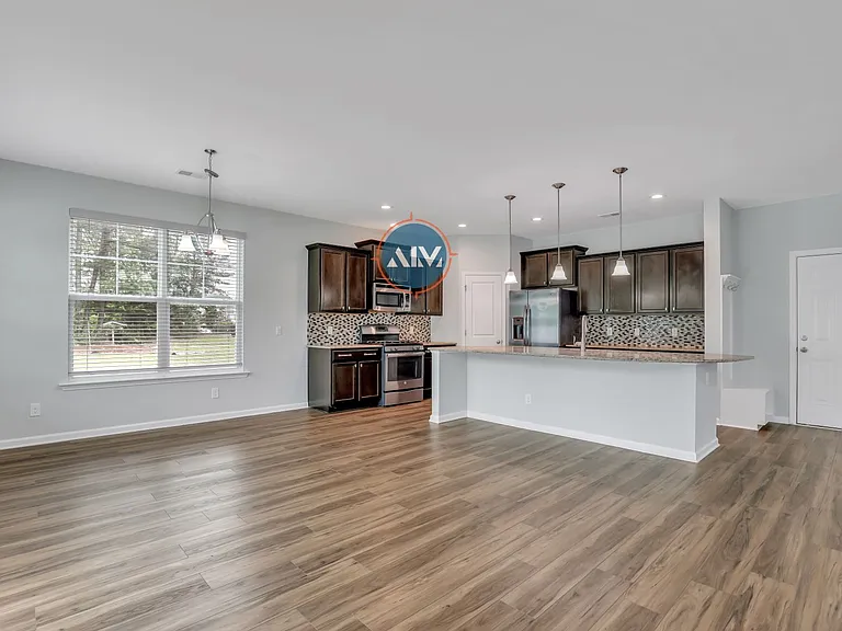 211 Heritage Pkwy — Photo 23