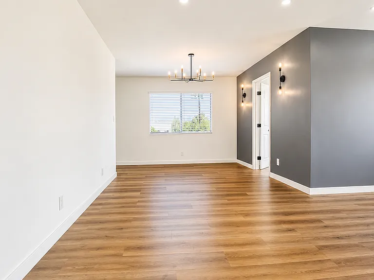 212 S Arnaz Dr — Photo 15