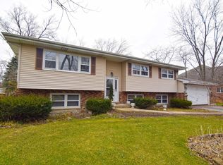 5912 Plymouth St, Downers Grove, IL 60516