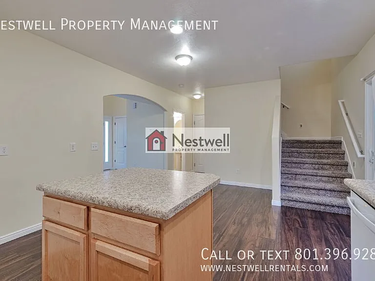 6838 W Grevillea Ln — Photo 3
