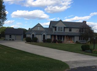 116 N Meadowside Ct, Oconomowoc, WI 53066