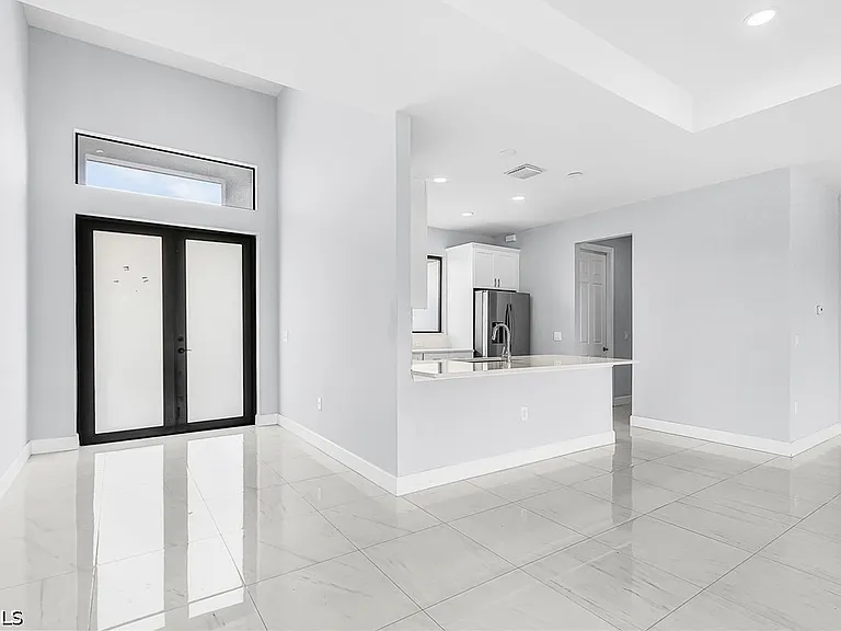 2427 Tropicana Pkwy W — Photo 4