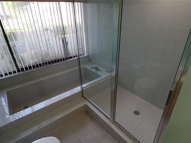 5424 Saddlebrook Way — Photo 32