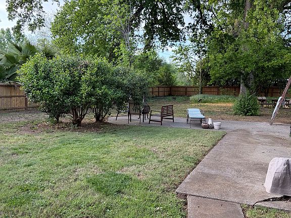3rd image of 268 Wilshire Dr