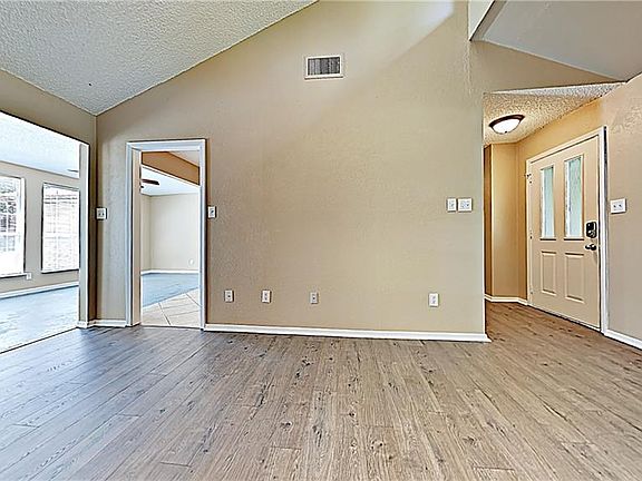 3rd image of 1326 Starling Ln