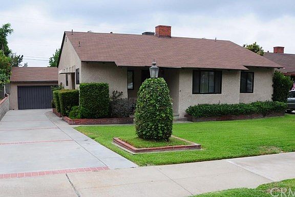 4th image of 1901 Hilton Dr