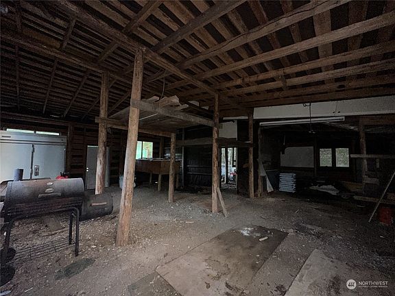 3rd image of 60626 Kitsap Court