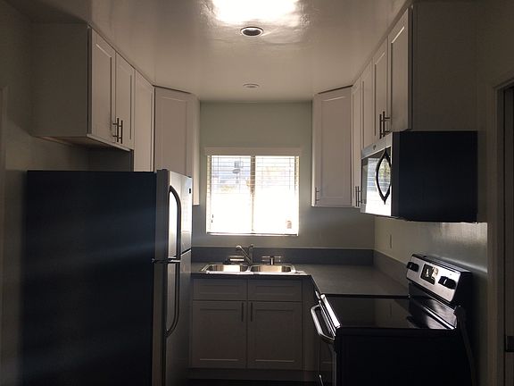 3rd image of 5703 Hazeltine Ave