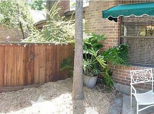 7 W Willowwood Ct, Spring, TX 77381