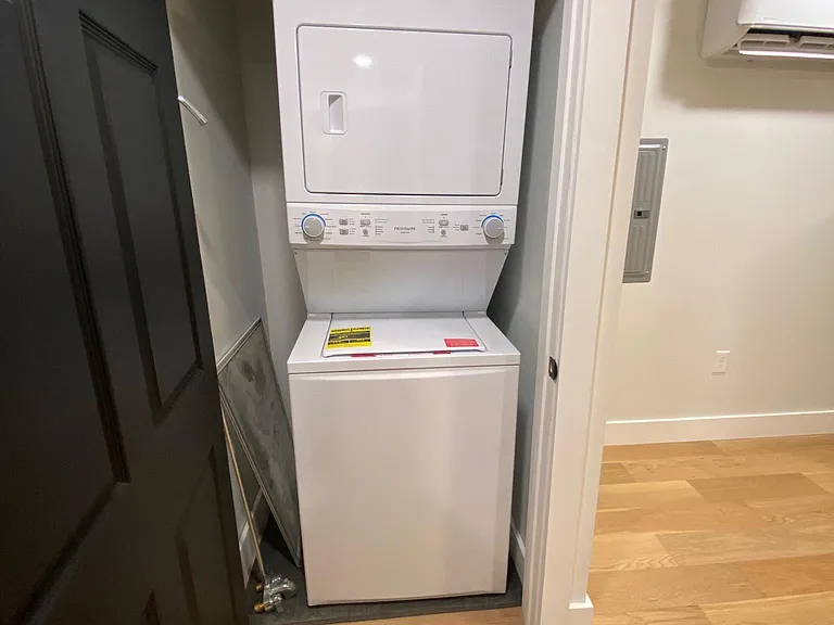 321 Summit St #1 — Photo 9