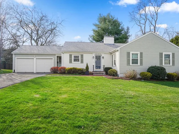 14 Smith St, Needham, MA 02492