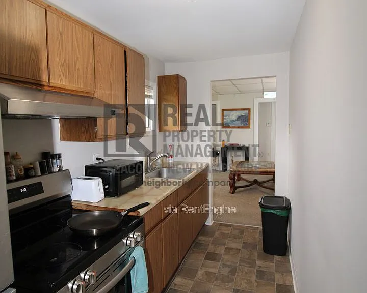 40 Grove St #4 — Photo 4