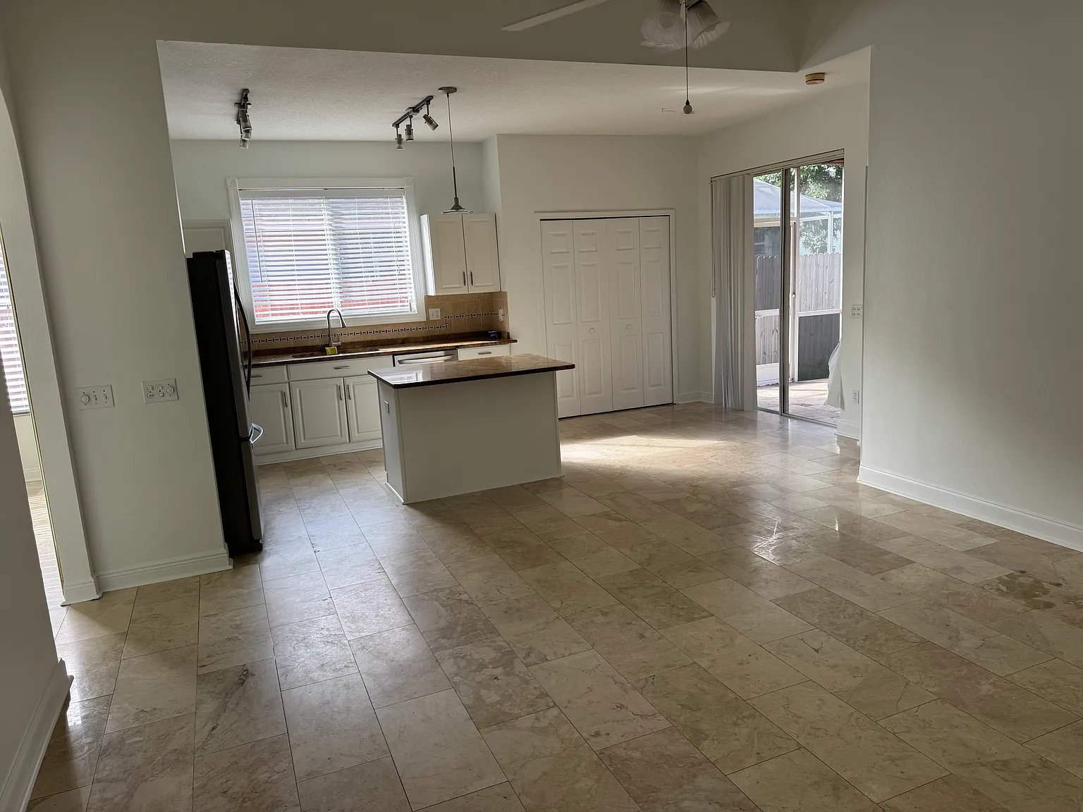 3 bed, 1550 sqft, $2,600 — Photo 2