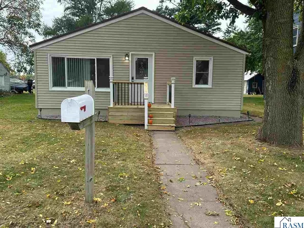1318 10th Ave N, Saint James, MN 56081