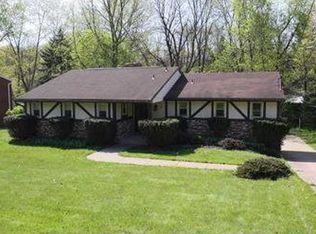 108 N Jamestown Rd, Coraopolis, PA 15108