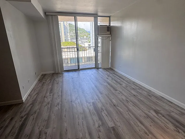 1415 Punahou St #701 — Photo 7