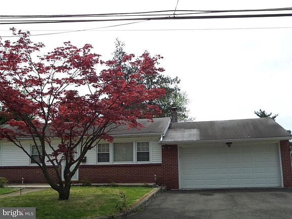 3rd image of 2560 Lamott Ave