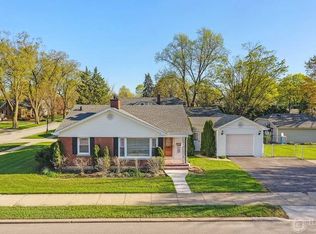 2 N Elm St, Mount Prospect, IL 60056