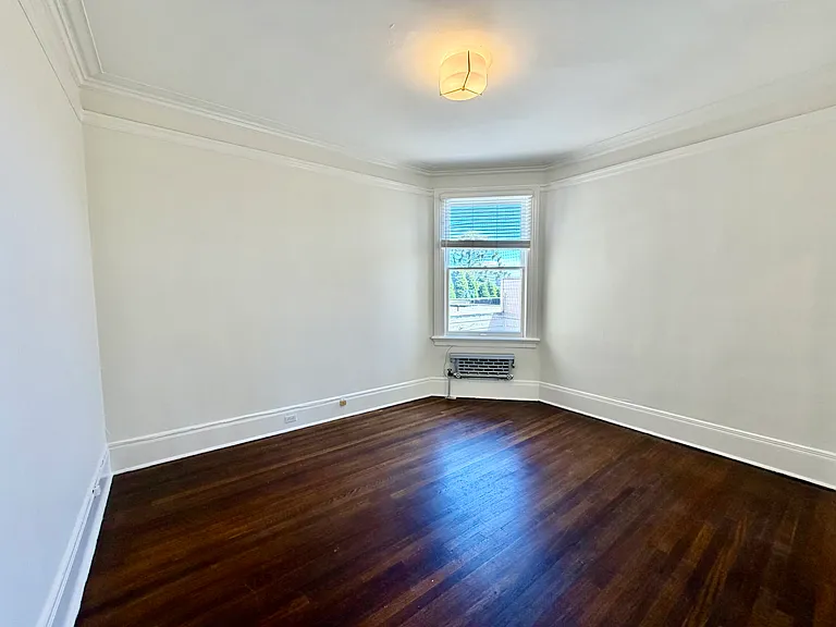 1899 California St #10 — Photo 4
