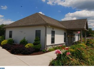 156 N Cacoosing Dr, Sinking Spring, PA 19608