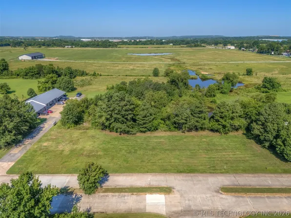2 Orchard Pkwy, Muskogee, OK 74403