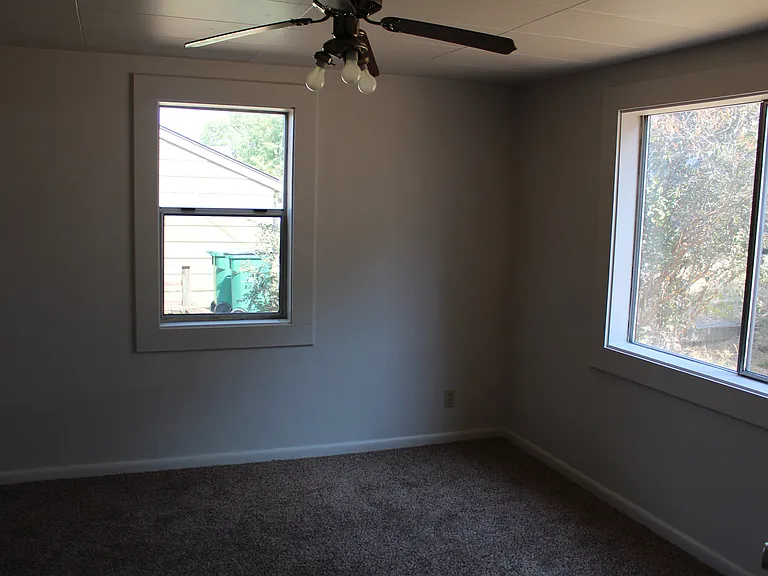 1518 Siskiyou St — Photo 7