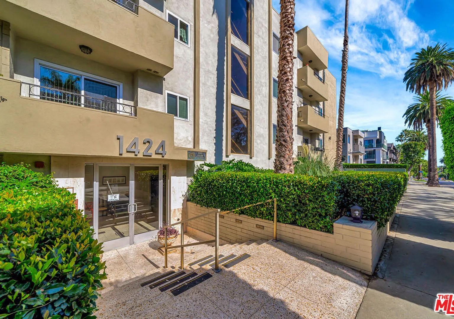 1424 N Poinsettia — Photo 4