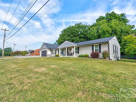 4th image of 1010 Sherwood Ln