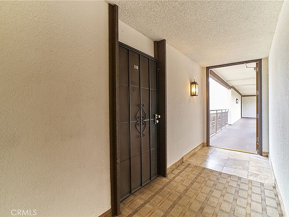 2nd image of 525 S Ardmore Ave APT 338
