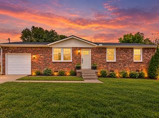 109 S Valley Rd, Hendersonville, TN 37075