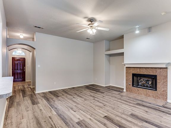 2nd image of 2505 Greenhaven Dr