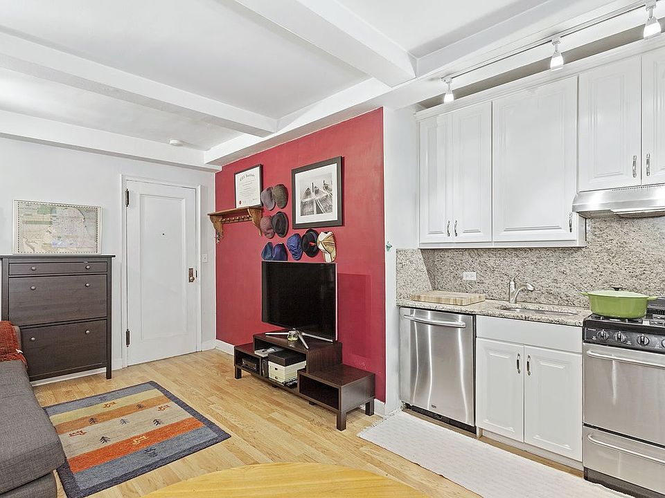 1st image of 155 E 49th St #6D