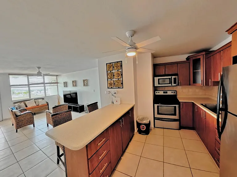 Building B Condominio Vistas De La Bahia #Apt. B-401 — Photo 4