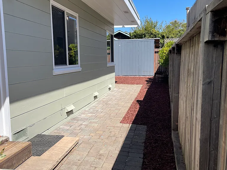 1357 Curtis St — Photo 5
