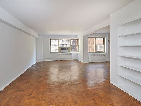 2nd image of 415 E 52nd St APT 3CC