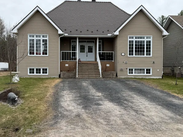 46 Eglington Rd S, Callander, ON P0H 1H0
