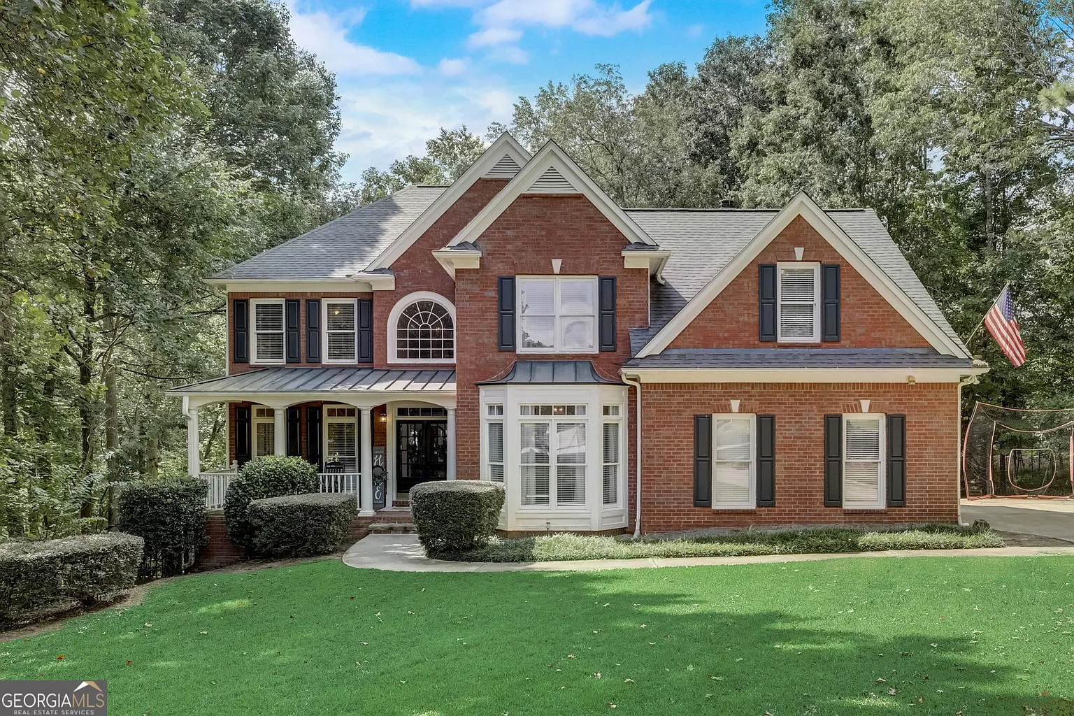 565 Stonehaven Dr photo 1