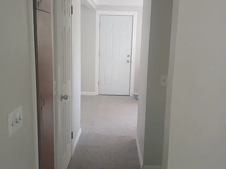 118 Avis St — Photo 7