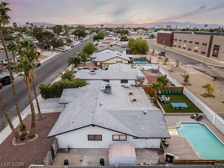 3992 Chinchilla Ave — Photo 66