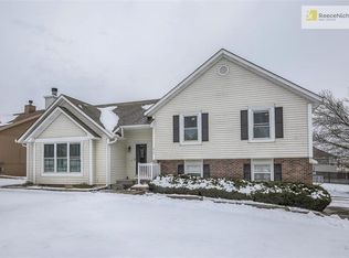 615 Valley Vw, Raymore, MO 64083