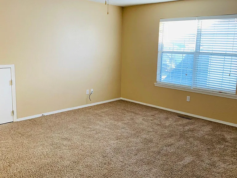2990 W Highpoint St — Photo 15