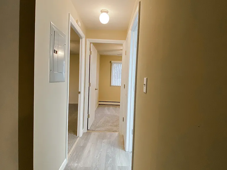 Holland Gardens Apartments — Photo 13