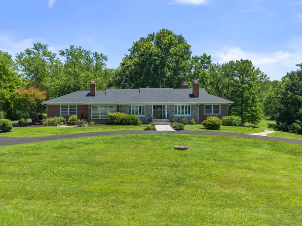 18015 Muncaster Rd, Rockville, MD 20855