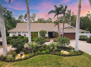 250 Robin Dr, Sarasota, FL 34236