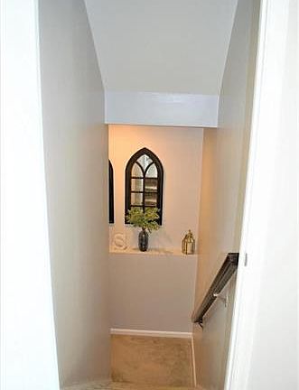 3rd image of 31 Orchid Ln