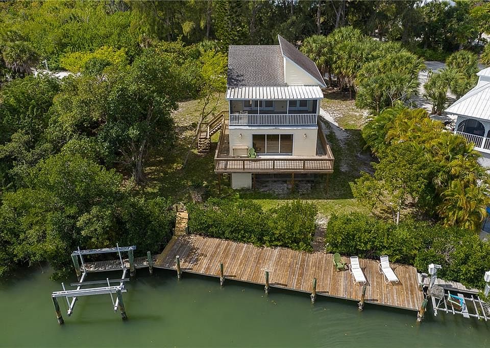 1st image of 320 Kettle Harbor Dr